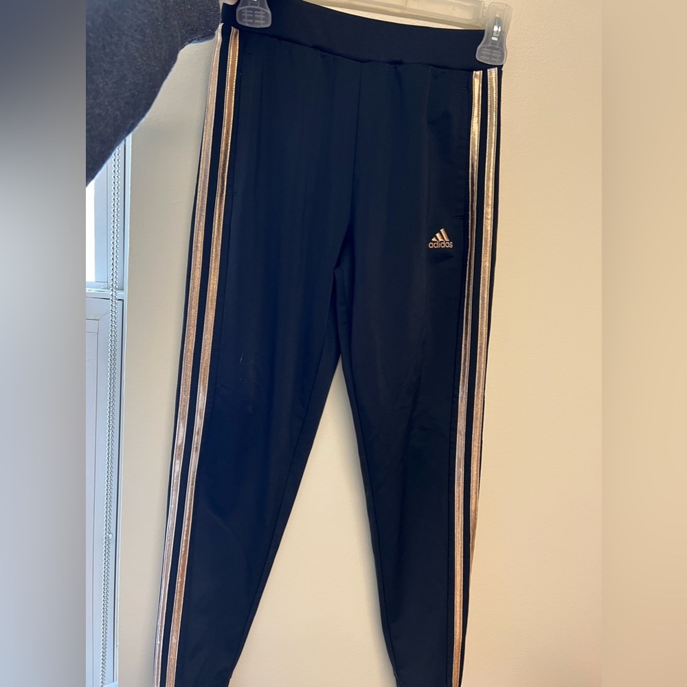 🛍️adidas joggers